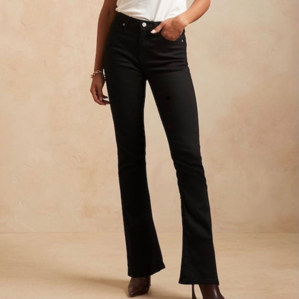 BANANA REPUBLIC High-Rise Flare Soft Sculpt Jean, Black, Size 28 Petite